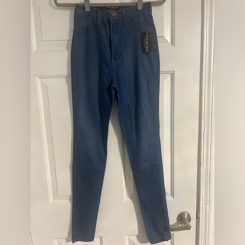 **Brand New** Fashion Nova Classic high waist skinny jeans size 5 (26).
